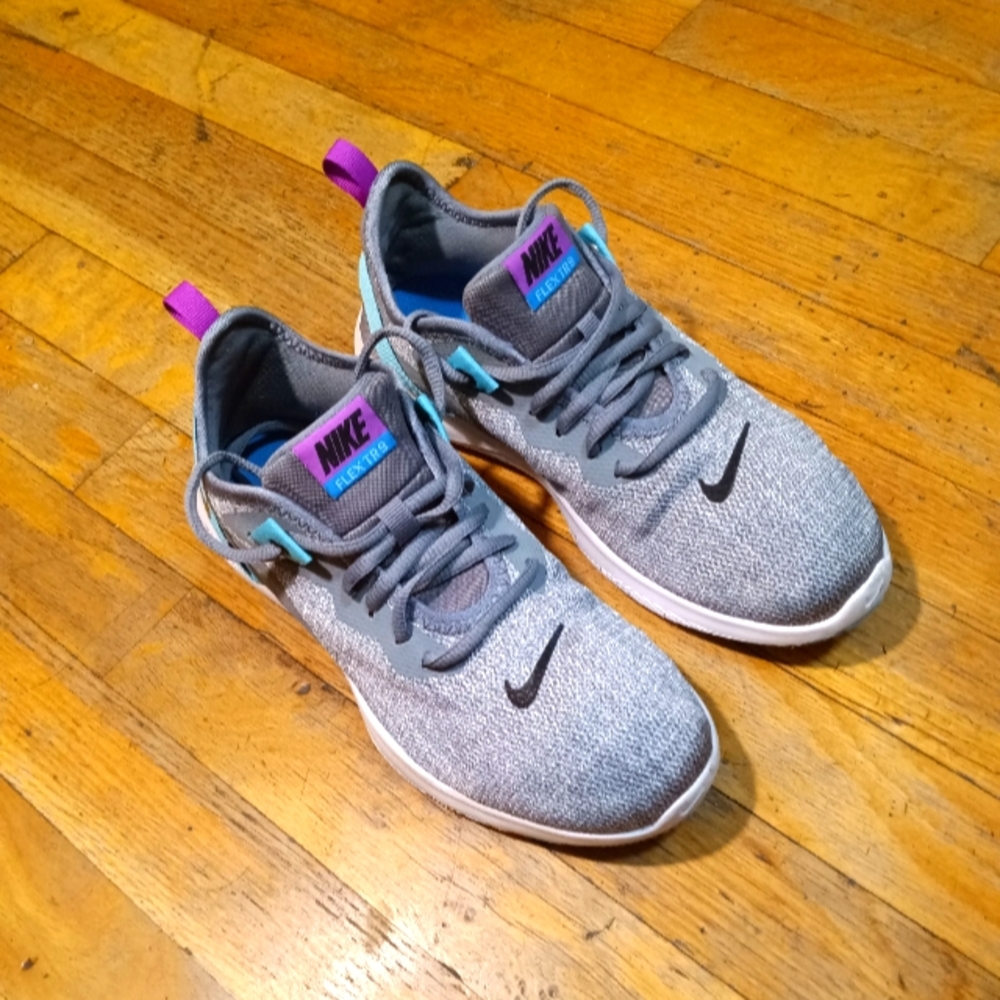 NIKE WOMEN'S FLEX TRAINER 4 SNEAKERS